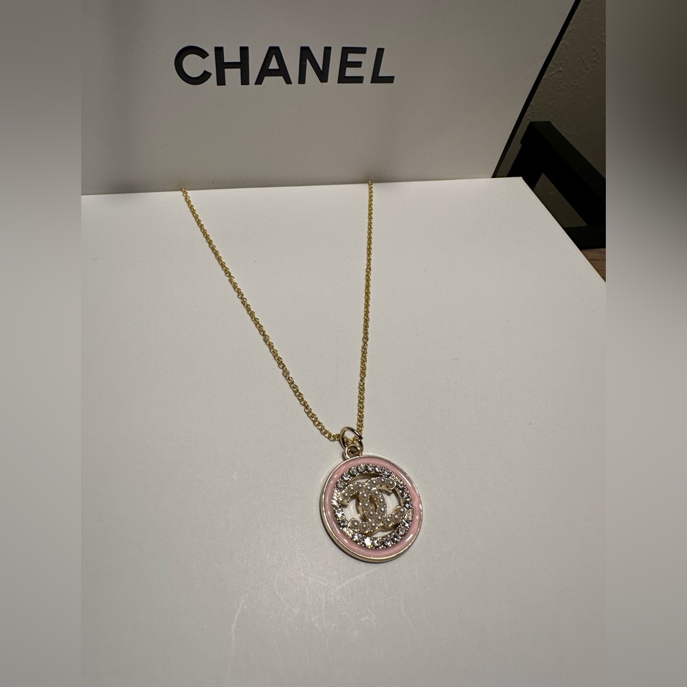 Chanel charm w/unbranded chain
